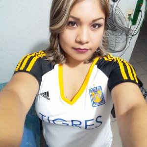 Profile Picture of Gloria Quiñones (@Totis_Bonita) on Twitter