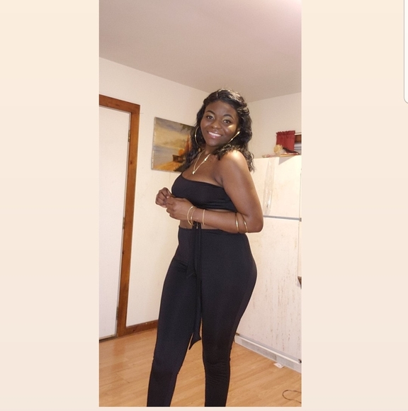 Profile Picture of Jessenia Alvarez (@dixsialvarez) on Poshmark