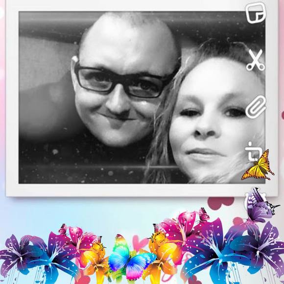 Profile Picture of Wendy an daniel Hurt (@wendyhurt1) on Poshmark