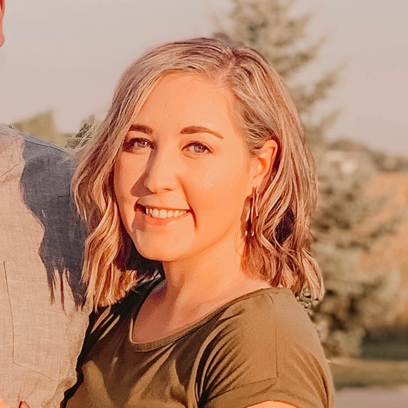 Profile Picture of Kandice Kravetsky (@k_krav) on Poshmark