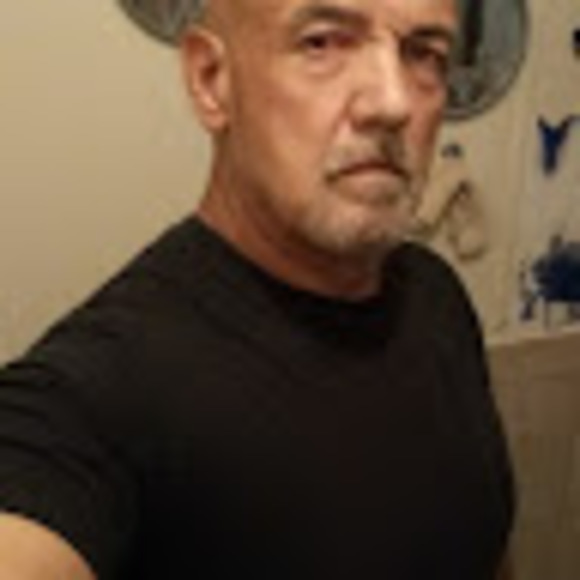 Profile Picture of James Sweatt (@jamessweatt3) on Poshmark