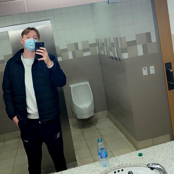 Profile Picture of Conley Rae (@theconleyrae) on Poshmark