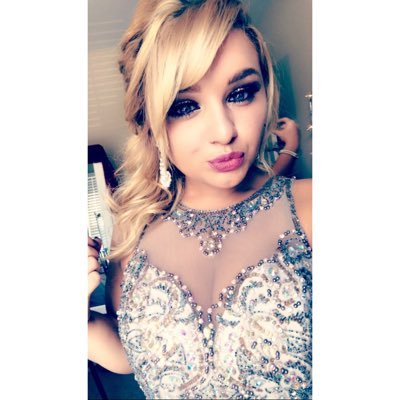 Profile Picture of Maddison Paige (@MaddisonPaige19) on Twitter