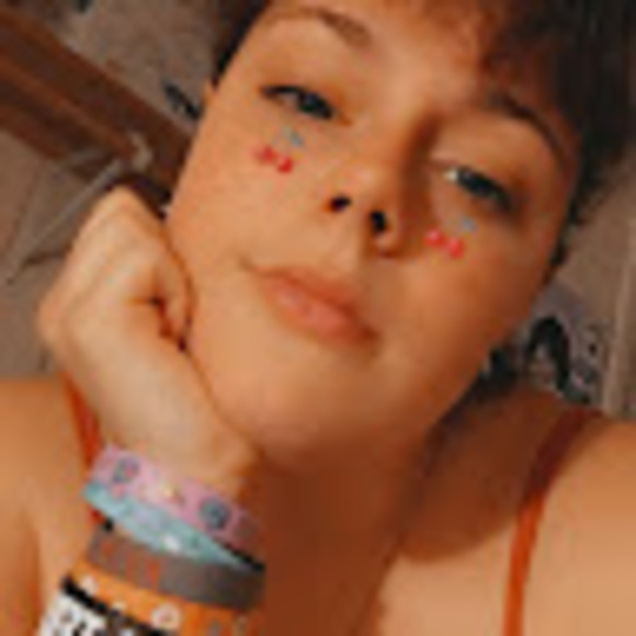 Profile Picture of Violette Tuuri (@violettetuuri) on Poshmark