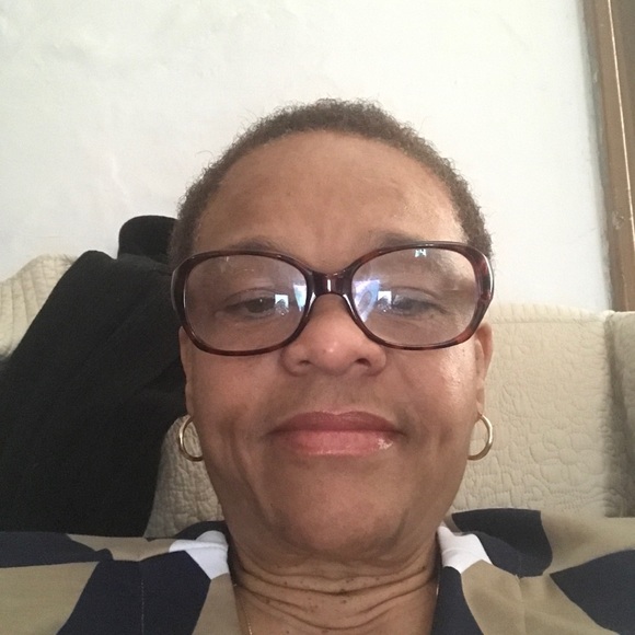 Profile Picture of Pamela James (@weapam2) on Poshmark