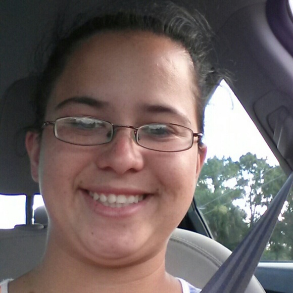 Profile Picture of Raven Schlicker (@ravenschlicker) on Poshmark