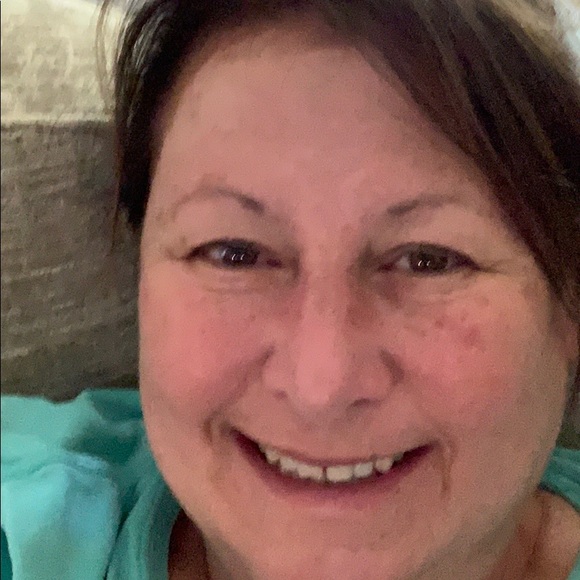 Profile Picture of Deborah Schoneberg (@dschoneb) on Poshmark