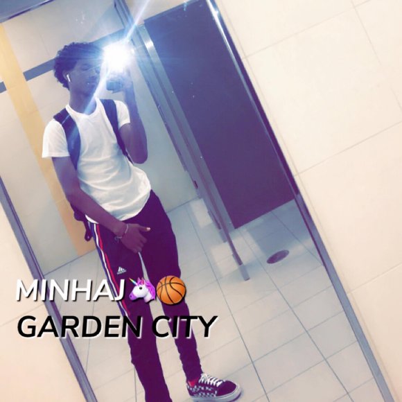 Profile Picture of Minhaj Ahmed (@minhaj_ahmed) on Poshmark