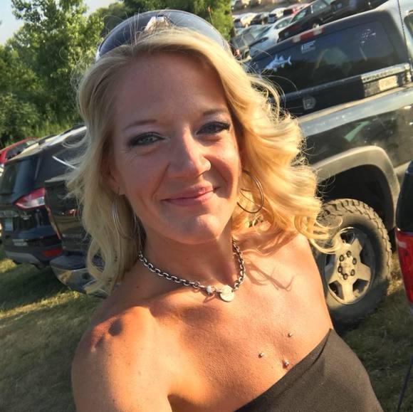 Profile Picture of Jeanne Hoing (@jeanneh) on Poshmark