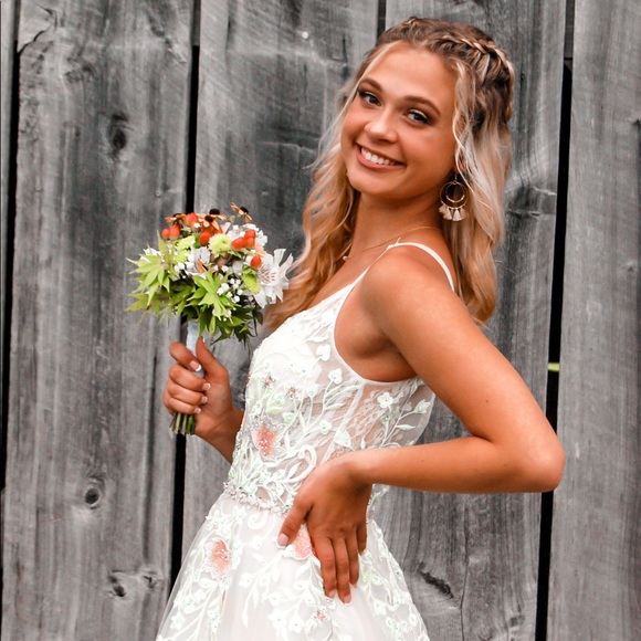 Profile Picture of Delaney Piechowiak (@delaneygp311) on Poshmark