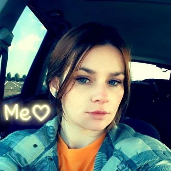 Profile Picture of Amanda Stdenis (@amandapoo559) on Poshmark