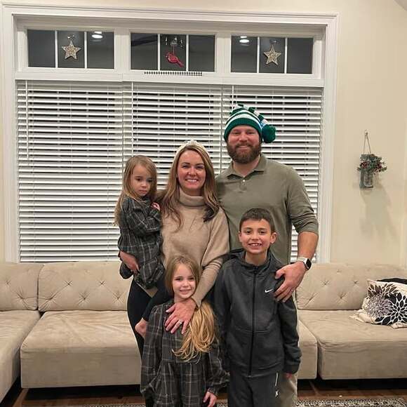 Profile Picture of Adrienne Teves (@adrienneteves) on Poshmark