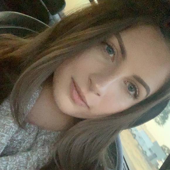 Profile Picture of Brooke Manzella (@brookevu1) on Poshmark