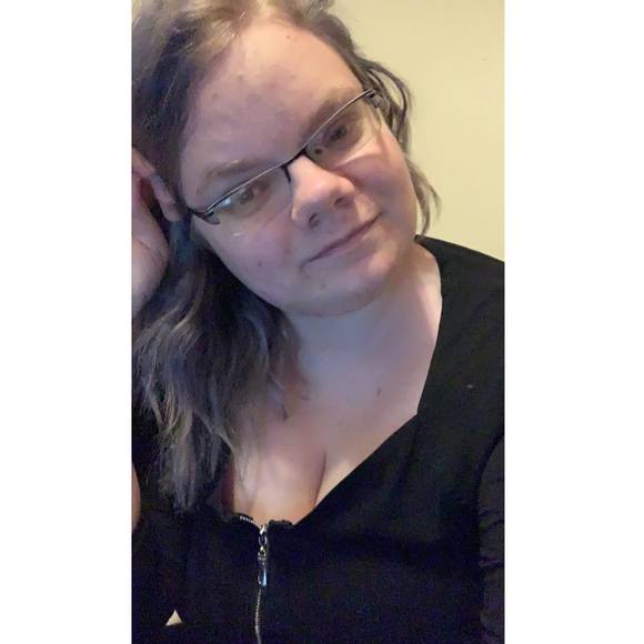 Profile Picture of Stephanie Sherren (@steph_sherren) on Poshmark