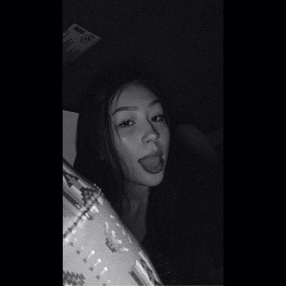 Profile Picture of Nashaya Decoteau (@nashayadecoteau) on Poshmark