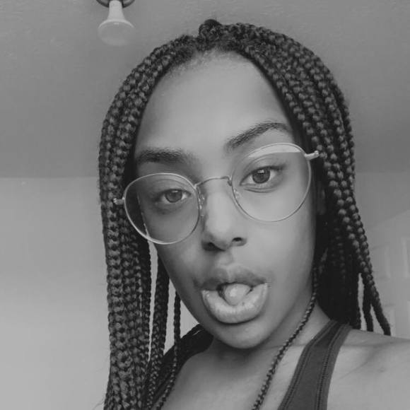 Profile Picture of Cierra Graham (@ciecie17) on Poshmark