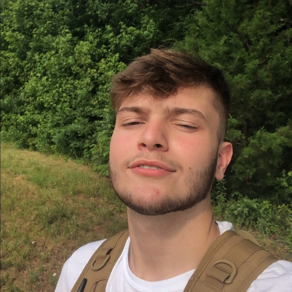 Profile Picture of Zachary Lampkin (@rambo7z) on Poshmark