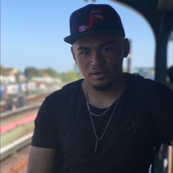 Profile Picture of Julian Jimenez (@jumpmanstylez) on Poshmark