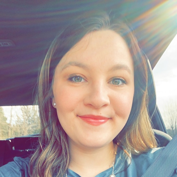 Profile Picture of Kelsey Shamblin (@kedwards178) on Poshmark