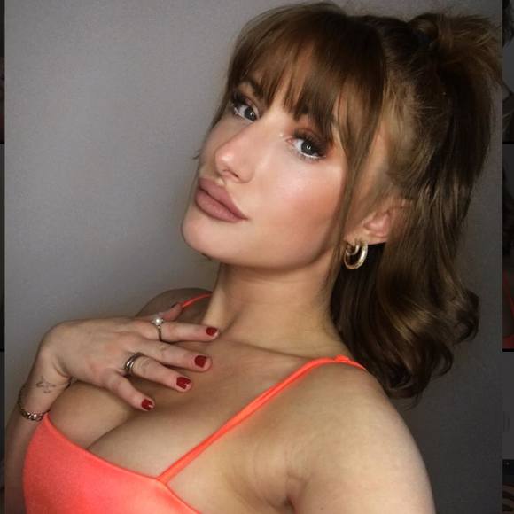 Profile Picture of Olivia Marcotte (@oliviamarcotte) on Poshmark