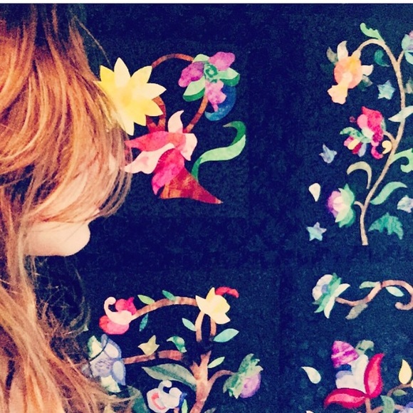 Profile Picture of Erynn Morales (@erynn1212) on Poshmark