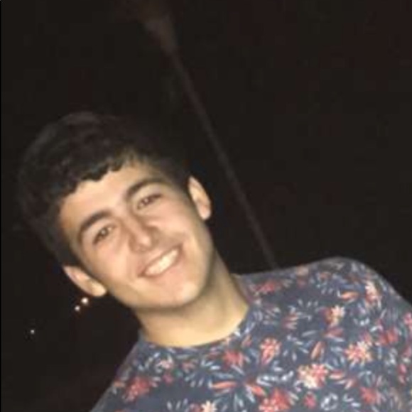 Profile Picture of Tommy Wolfe (@tbwolfe15) on Poshmark