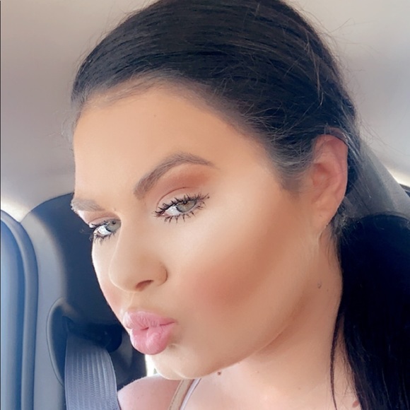 Profile Picture of Jenna Burris (@jenna563) on Poshmark