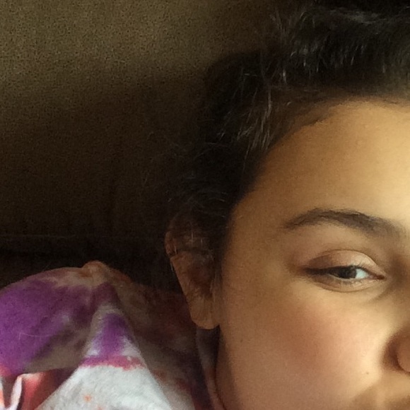 Profile Picture of Jayna Quintal (@quintalj) on Poshmark