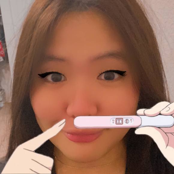 Profile Picture of Nam Nguyen (@nammnguyenn2003) on Poshmark