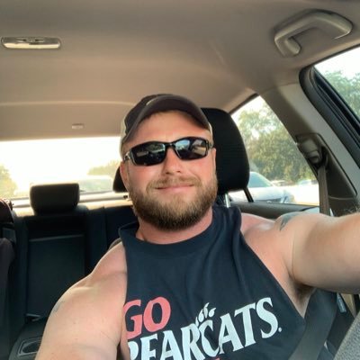 Profile Picture of Chris_Inlow (@chris_lineman) on Twitter