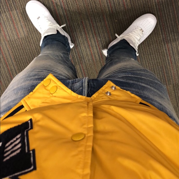 Profile Picture of Aaron Oneal (@pishposhbegosh) on Poshmark