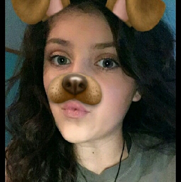 Profile Picture of Kylee Hosmer (@kylee_hosmer) on Poshmark