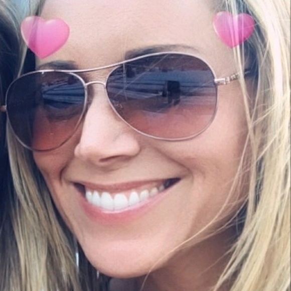 Jenna Bellamy - Poshmark Profile Picture of Jenna Bellamy (@bellamj2) on Poshmark