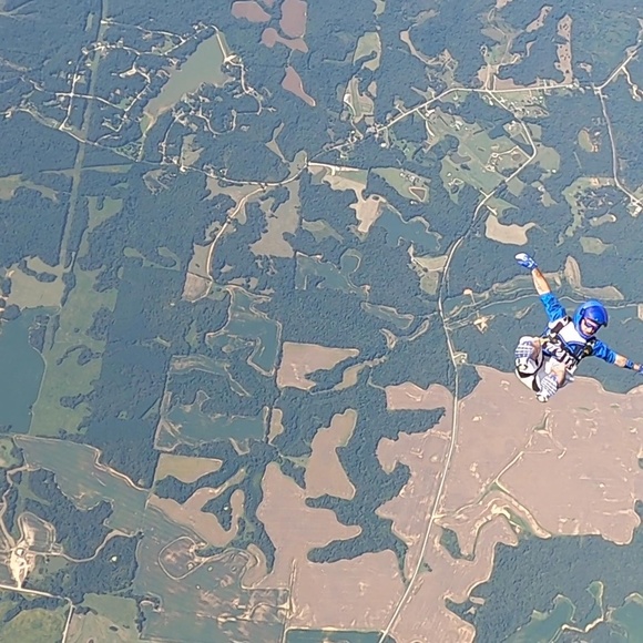 Profile Picture of Khris Halsell (@freak132085) on Poshmark