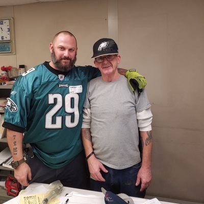 Profile Picture of Christopher Currier (@CCURRIER3178) on Twitter