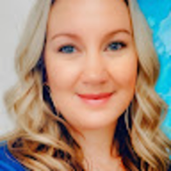 Profile Picture of Crystal Moubray (@crystal_moubray) on Poshmark