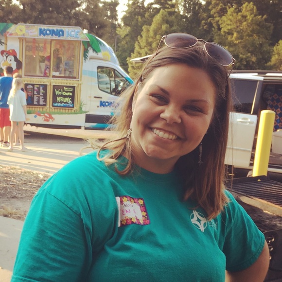 Profile Picture of Jen Haselden (@jlh9822) on Poshmark