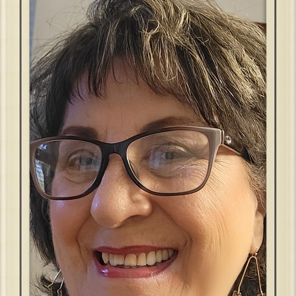 Profile Picture of Leann Caldemeyer (@nancyisgreat) on Poshmark