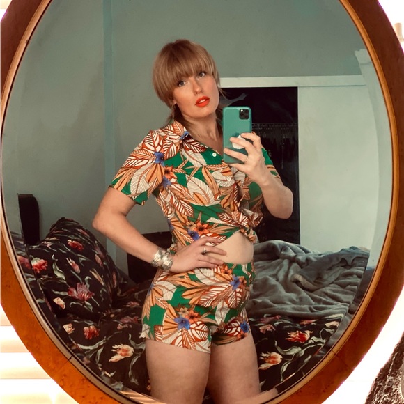 Profile Picture of Savannah Pearce (@vaniblue) on Poshmark