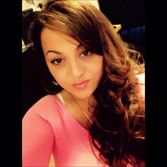 Profile Picture of Christine Esparza (@poshplush) on Poshmark