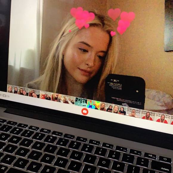 Profile Picture of Linzie Glaize (@linzie_glaize) on Poshmark