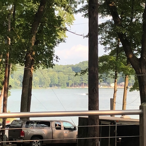 Profile Picture of Becky Walachovic (@beckyw421) on Poshmark