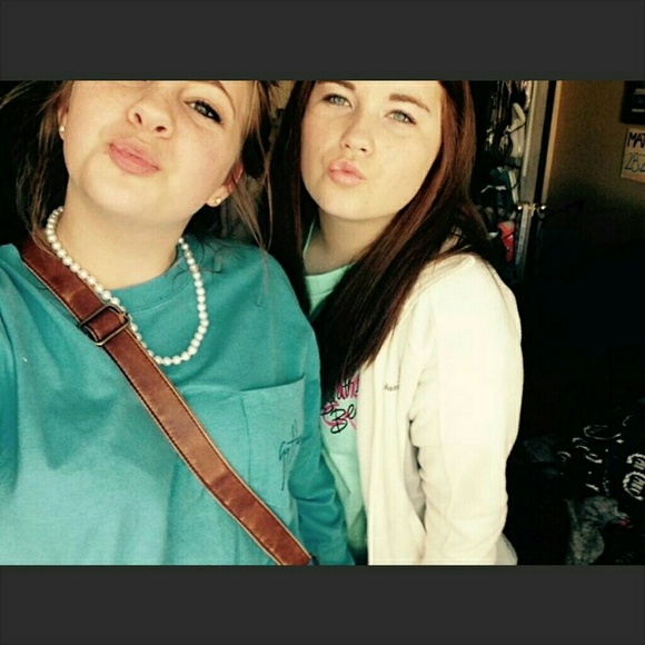 Profile Picture of Taylor Segroves (@taylorsegroves) on Poshmark