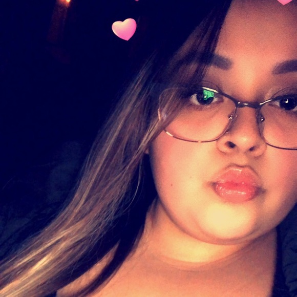 Profile Picture of Tanya Rodriguez (@tanyarg1997) on Poshmark