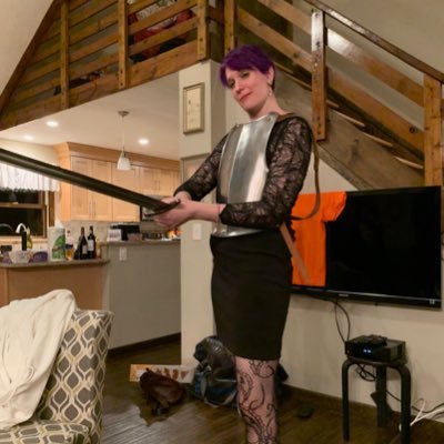 Profile Picture of Rebecca Munson (@Shxperienced) on Twitter