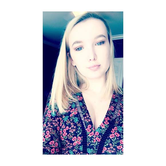 Profile Picture of Kristina Morrissey (@kristinamorr135) on Poshmark