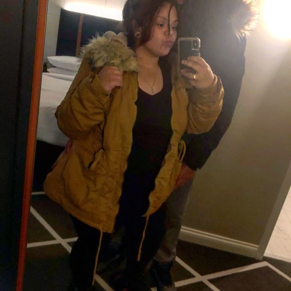 Profile Picture of Genesis Moreno (@oghennykush) on Poshmark