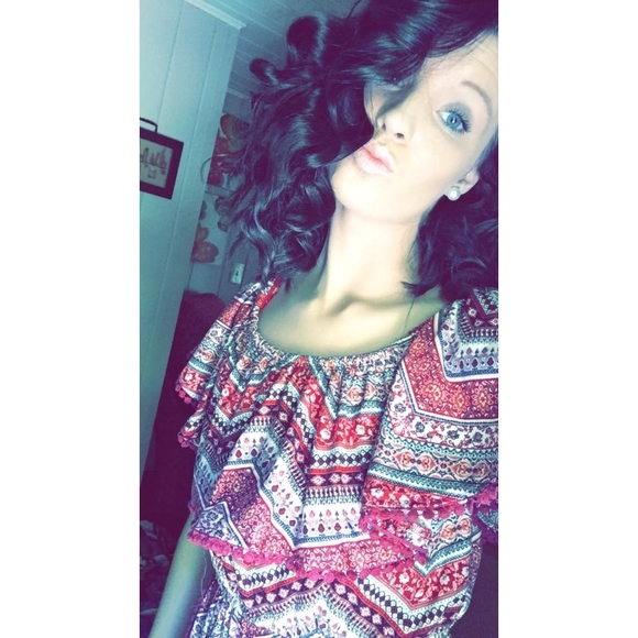 Profile Picture of Victoria Clack (@victoriaclack25) on Poshmark