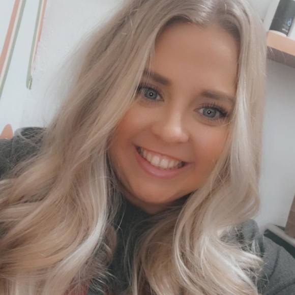 Profile Picture of Alexa Tannery (@alexa_tannery) on Poshmark