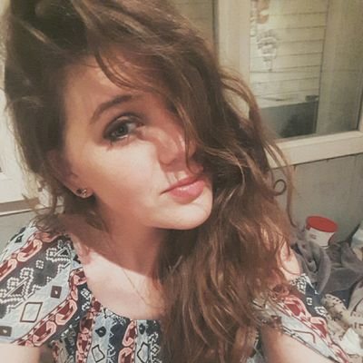 Profile Picture of Je Trace Ma Route ✌ (@Audrey_Candau) on Twitter
